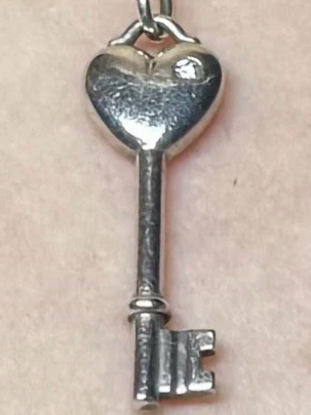 Authentic TIFFANY&CO.925 Heart Top Skeleton Key Pendant - natural diamond